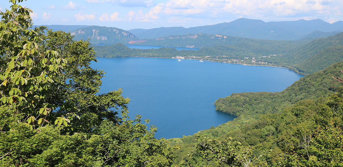 十和田湖の全景